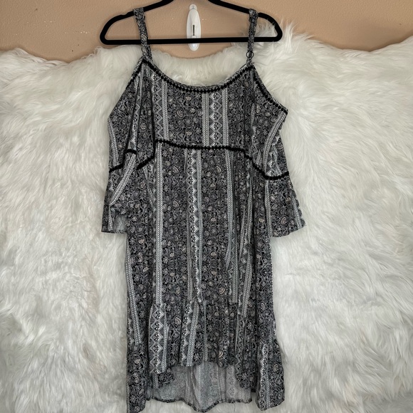 Torrid Mixed Print Off Shoulder Bell Challis Dress Plus Size 0 (L) - Picture 6 of 7